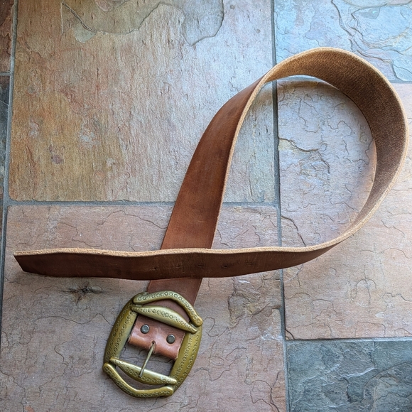 VINTAGE wide LEATHER BELT with big brass buckle M